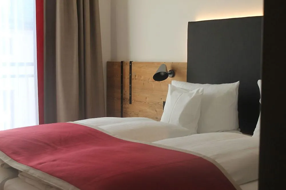 Hotel Traumschmiede Unterneukirchen 3*,  Germany